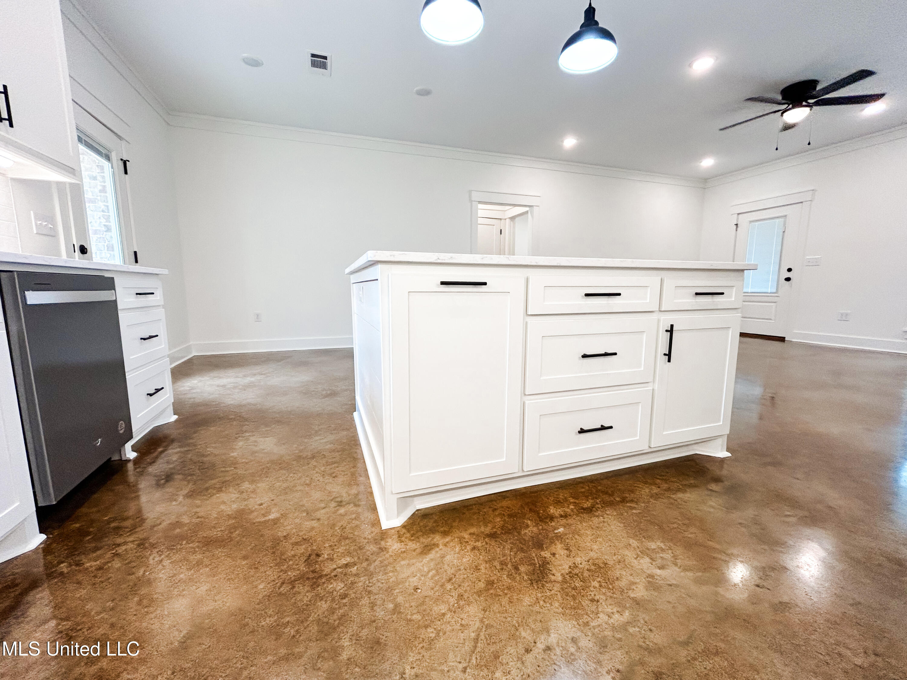 628 Mullican Road Florence, MS 39073 - Photo 14 of 29 IMG_4271