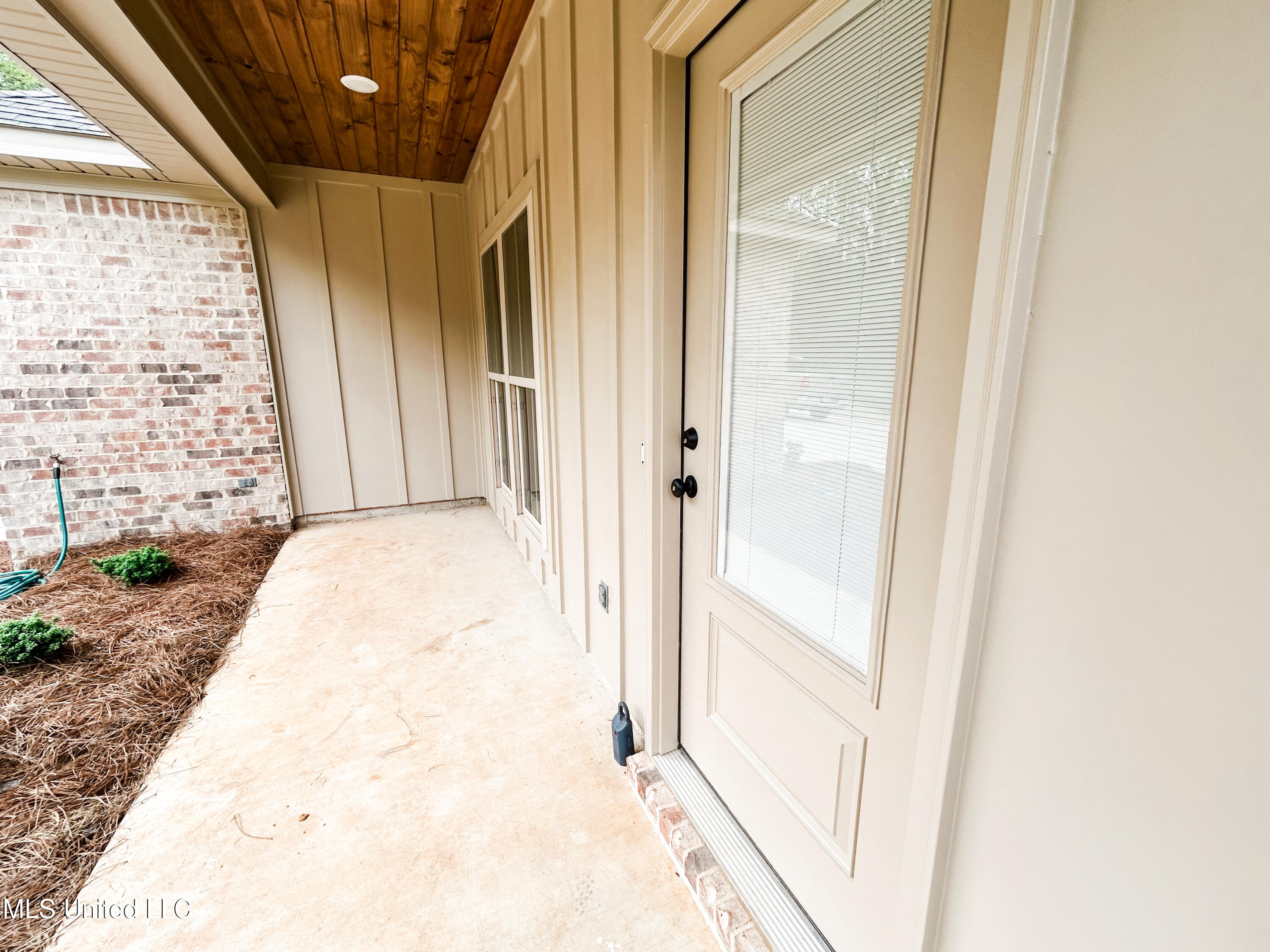 628 Mullican Road Florence, MS 39073 - Photo 3 of 29 IMG_4292