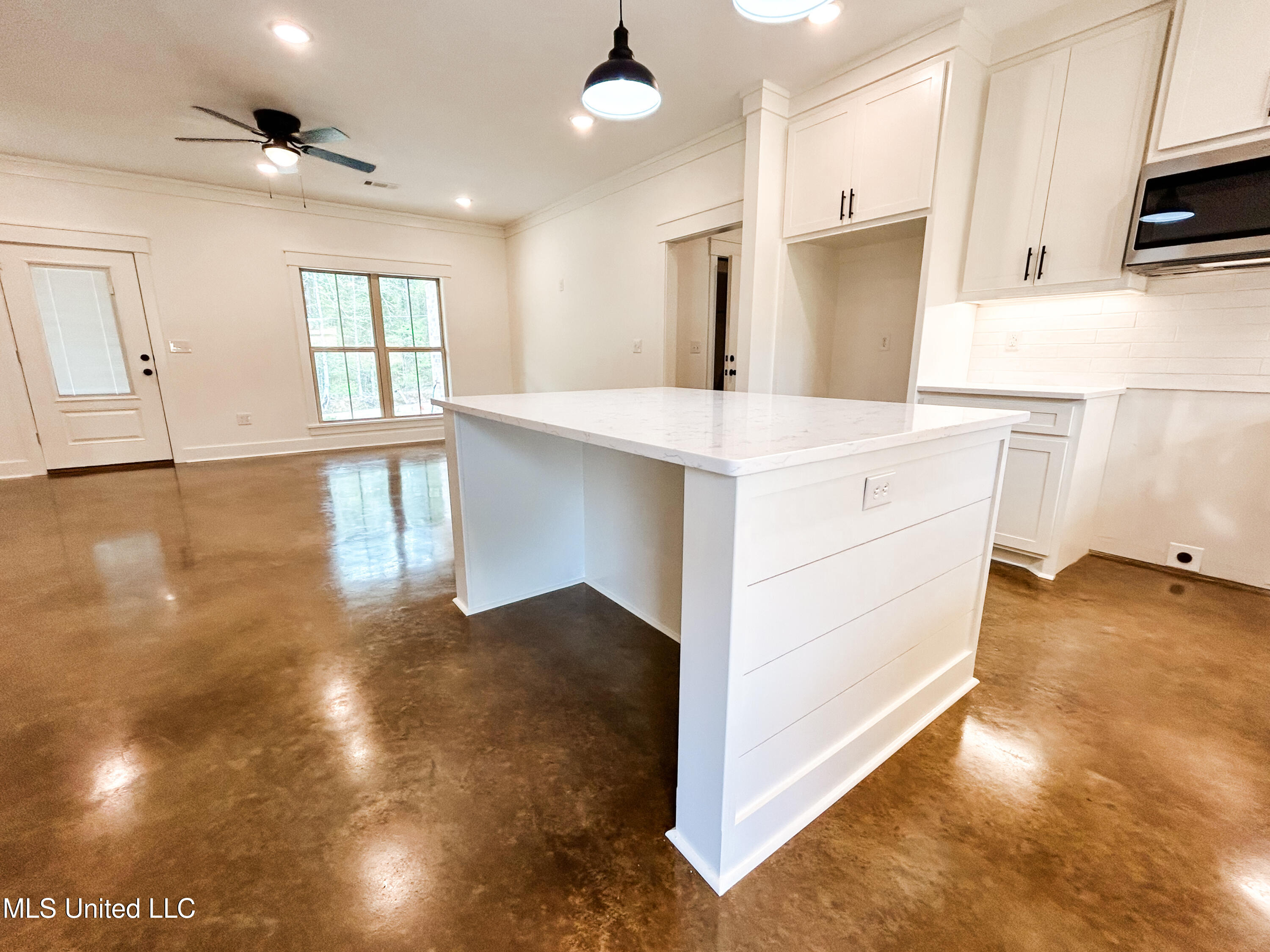 628 Mullican Road Florence, MS 39073 - Photo 10 of 29 IMG_4268