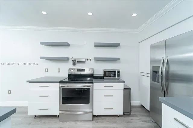 $465,000 | 13932 Kendale Lakes Drive, Miami, FL 33183