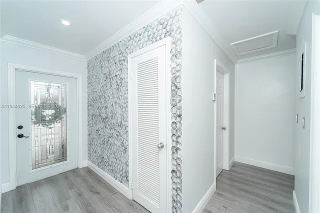 $465,000 | 13932 Kendale Lakes Drive, Miami, FL 33183