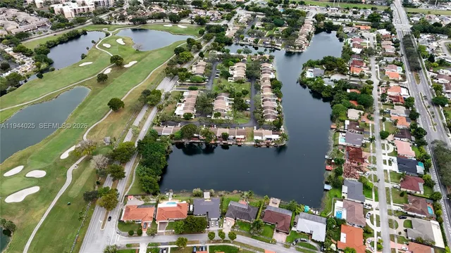 $465,000 | 13932 Kendale Lakes Drive, Miami, FL 33183