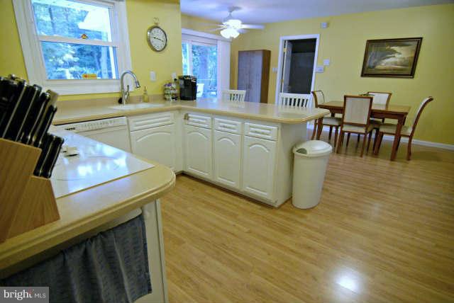 8702 Royal Ridge Lane Laurel, MD 20708 - Photo 12 of 30 Kitchen