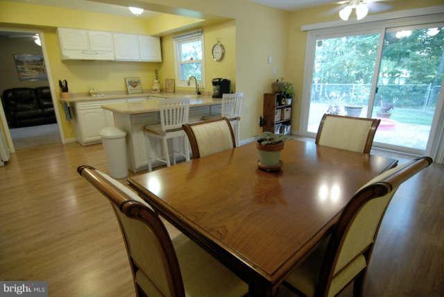 8702 Royal Ridge Lane Laurel, MD 20708 - Photo 14 of 30 Kitchen