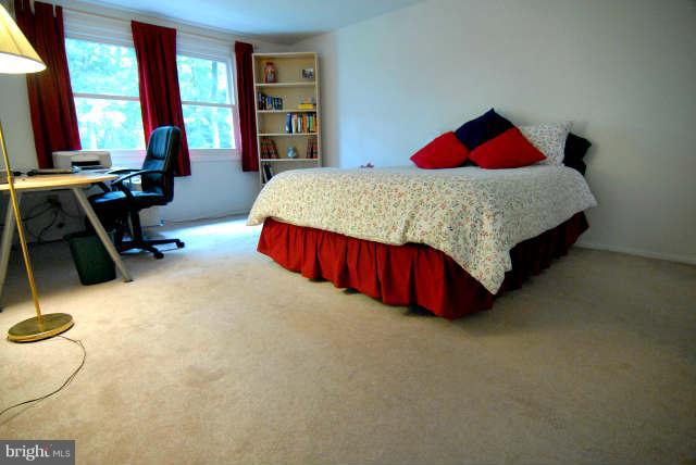 8702 Royal Ridge Lane Laurel, MD 20708 - Photo 26 of 30 Bedroom