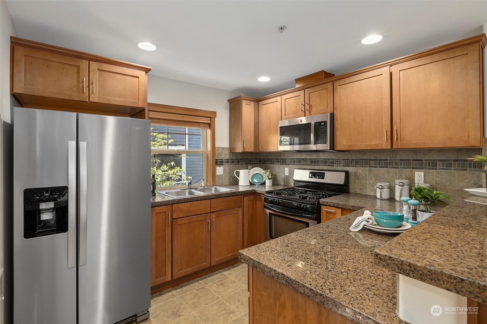 745 North 95th Street, Unit B Seattle, WA 98103 - Photo 2 of 21 Gallery Image 2