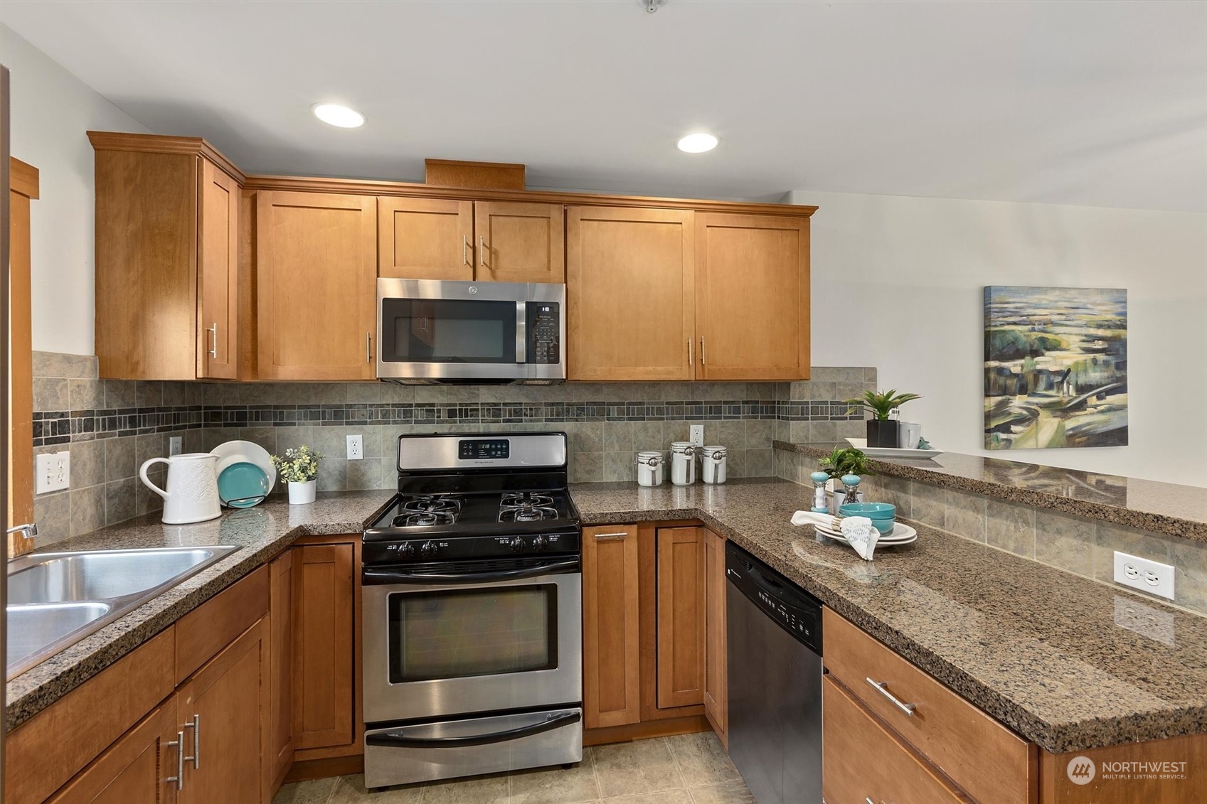 745 North 95th Street, Unit B Seattle, WA 98103 - Photo 3 of 21 Gallery Image 3