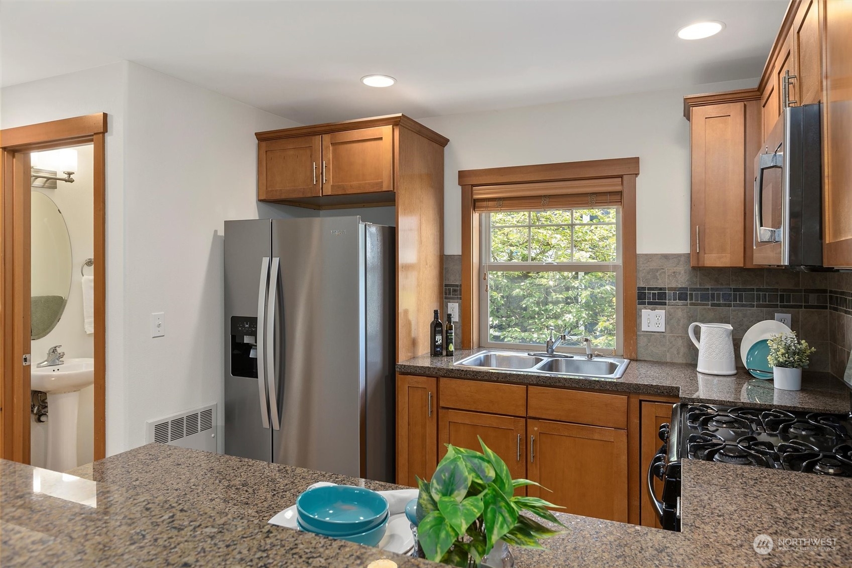 745 North 95th Street, Unit B Seattle, WA 98103 - Photo 4 of 21 Gallery Image 4