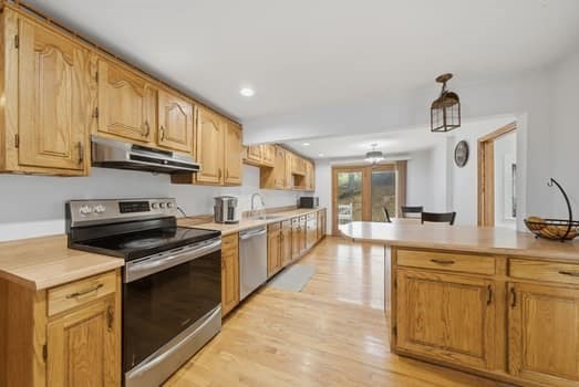 165 R Green Street Stoneham, MA 02180 - Photo 4 of 40