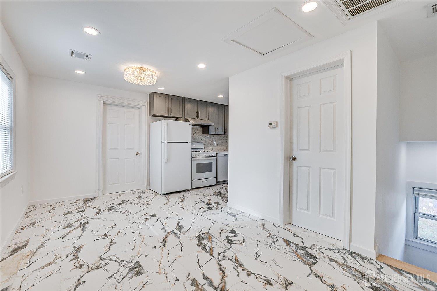385 Pierson Avenue, Unit 2 Edison, NJ 08837 - Photo 5 of 18