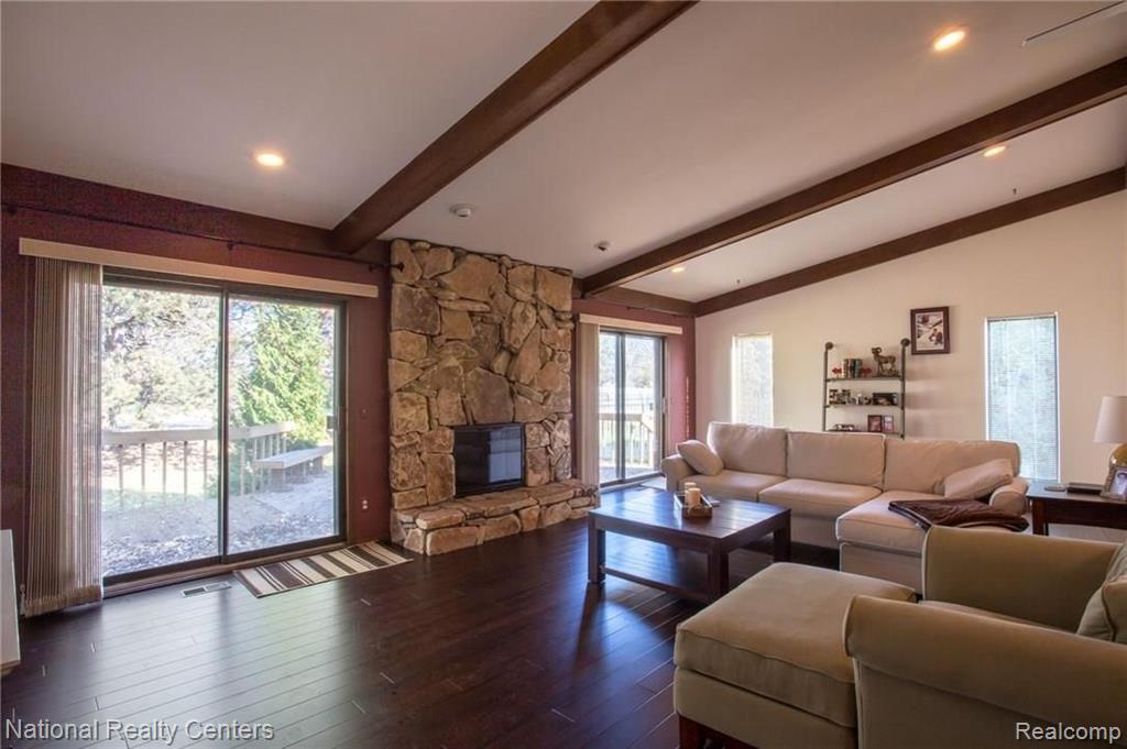 384 Prospect Drive Rochester Hills, MI 48307 - Photo 11 of 32