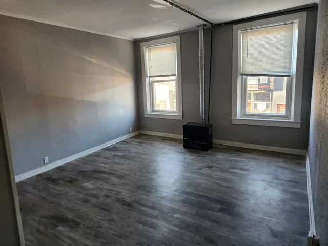 $900 | 8 East Railroad Street, Unit 1, Sandwich, IL 60548