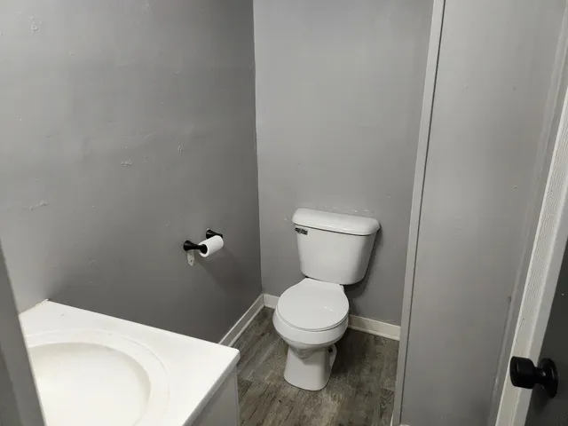 $900 | 8 East Railroad Street, Unit 1, Sandwich, IL 60548