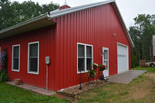 $695,000 | 19767 County Highway East, Richland Center, WI 53581