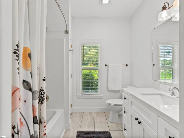 $434,000 | 19 Lynnbrook Way, Columbus, NC 28722