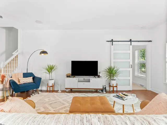 $434,000 | 19 Lynnbrook Way, Columbus, NC 28722