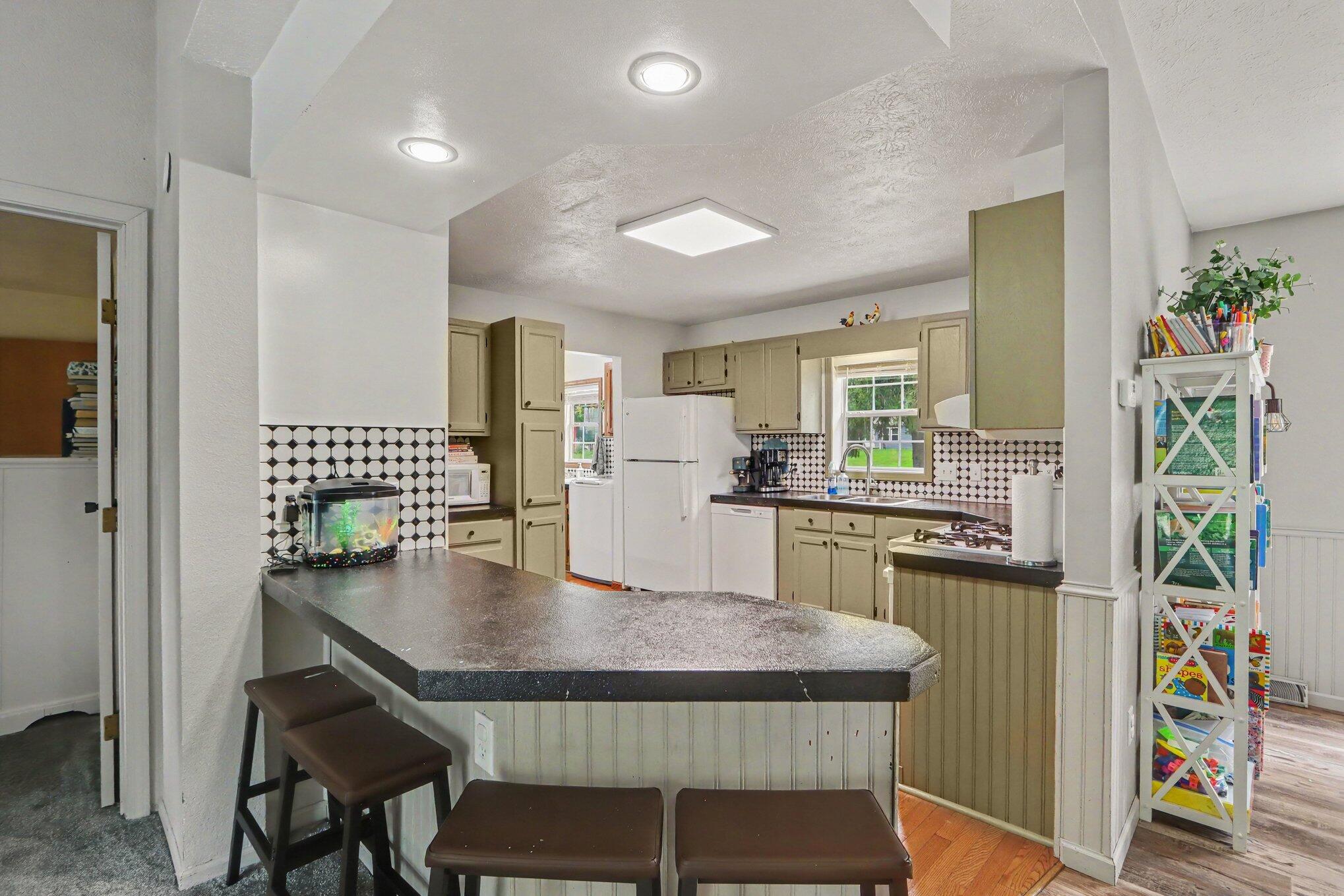 56883 Pulver Road Three Rivers, MI 49093 - Photo 13 of 30 010_file_4136