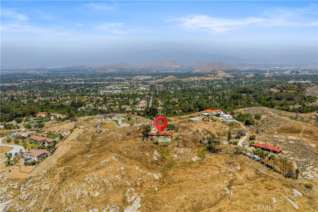 6308 Hawarden Drive Riverside, CA 92506 - Photo 6 of 40