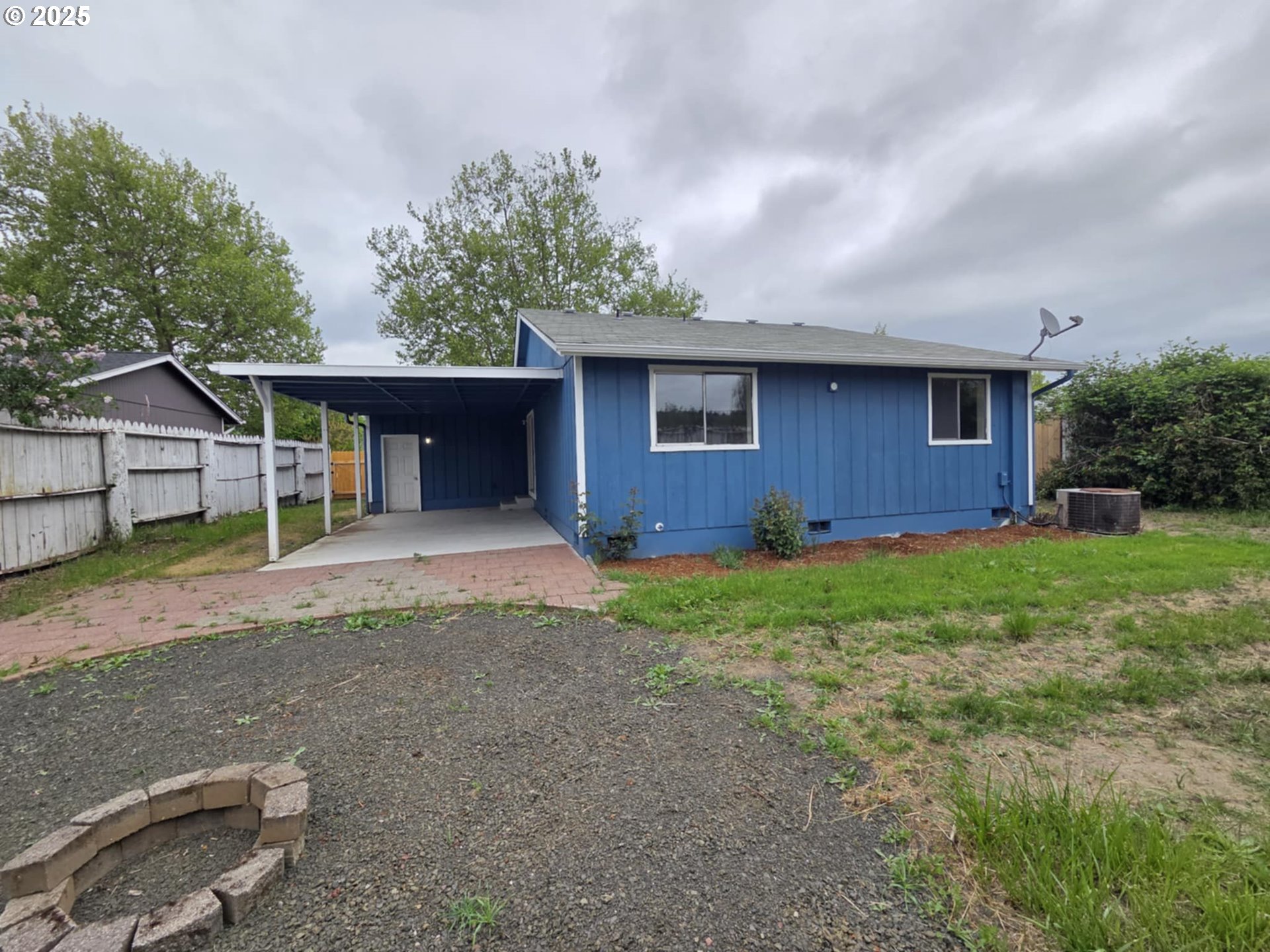 232 Columbia Loop Road Roseburg, OR 97471 - Photo 10 of 19 a house view with a backyard space