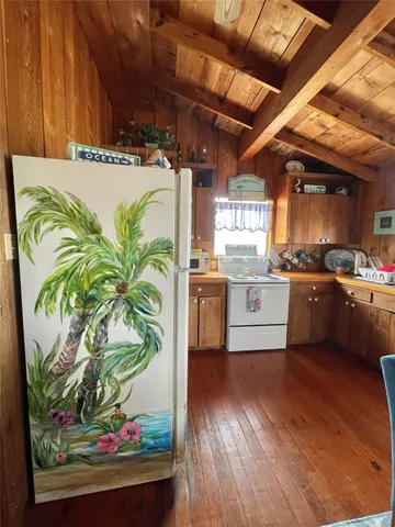 $2,000 | 1111 Surf Drive, Surfside Beach, TX 77541