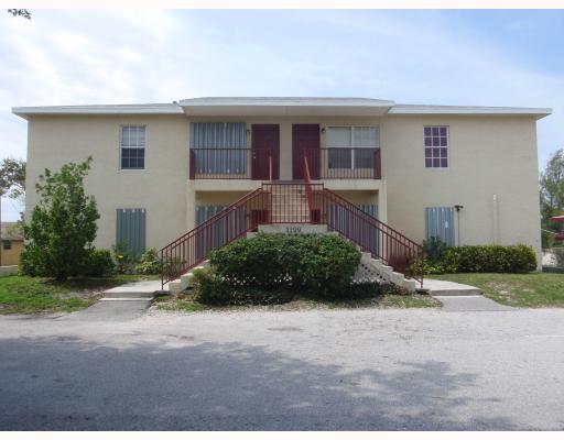 1199 West 37th Street Riviera Beach, FL 33404 - Photo 1 of 8 Primary Photo