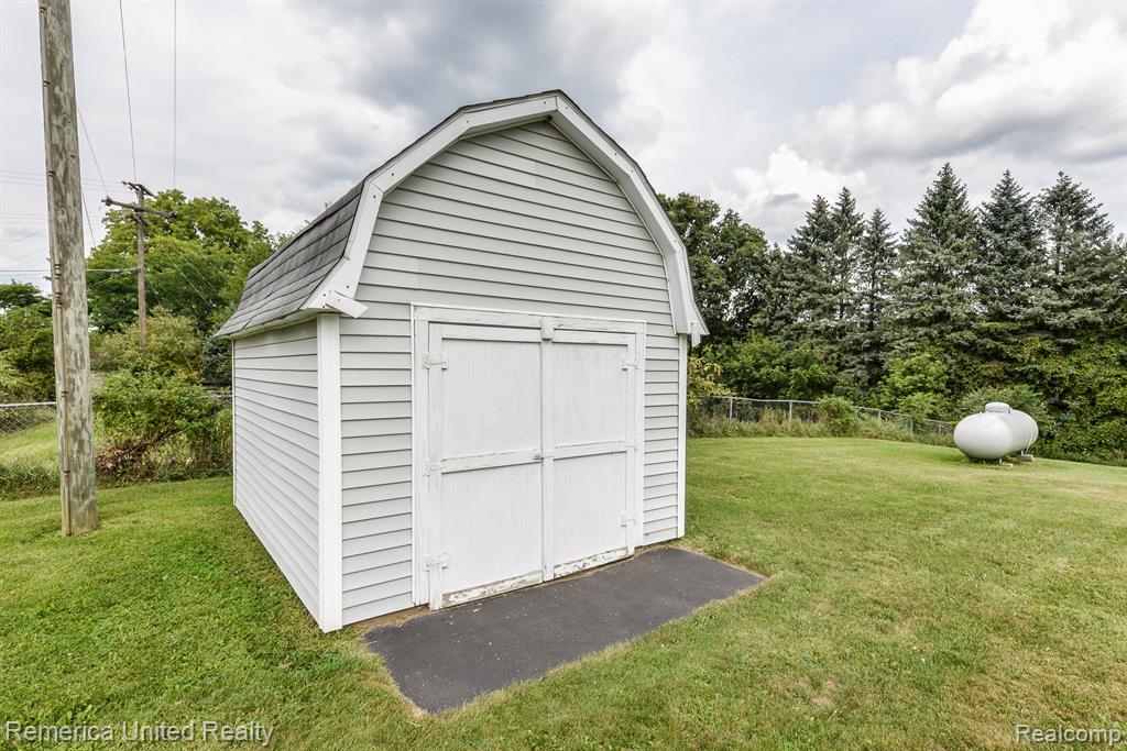 3575 Pingree Road Howell, MI 48843 - Photo 39 of 40