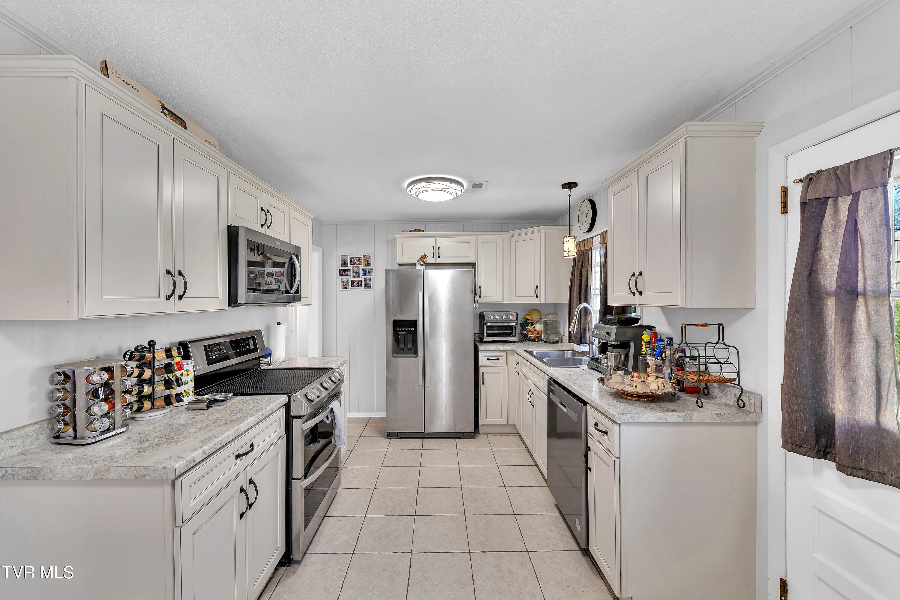 100 Martindale Road Bristol, TN 37620 - Photo 20 of 39 9_14