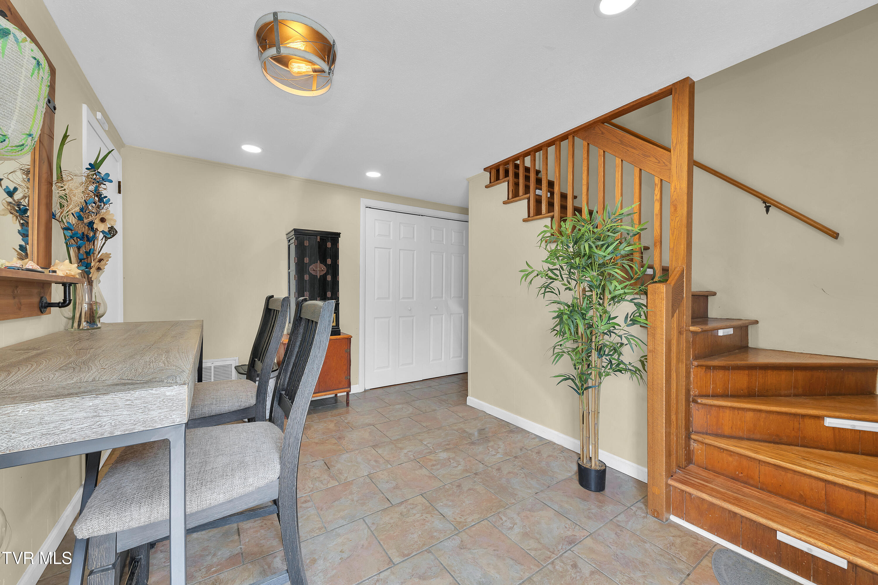 100 Martindale Road Bristol, TN 37620 - Photo 28 of 39 4_07