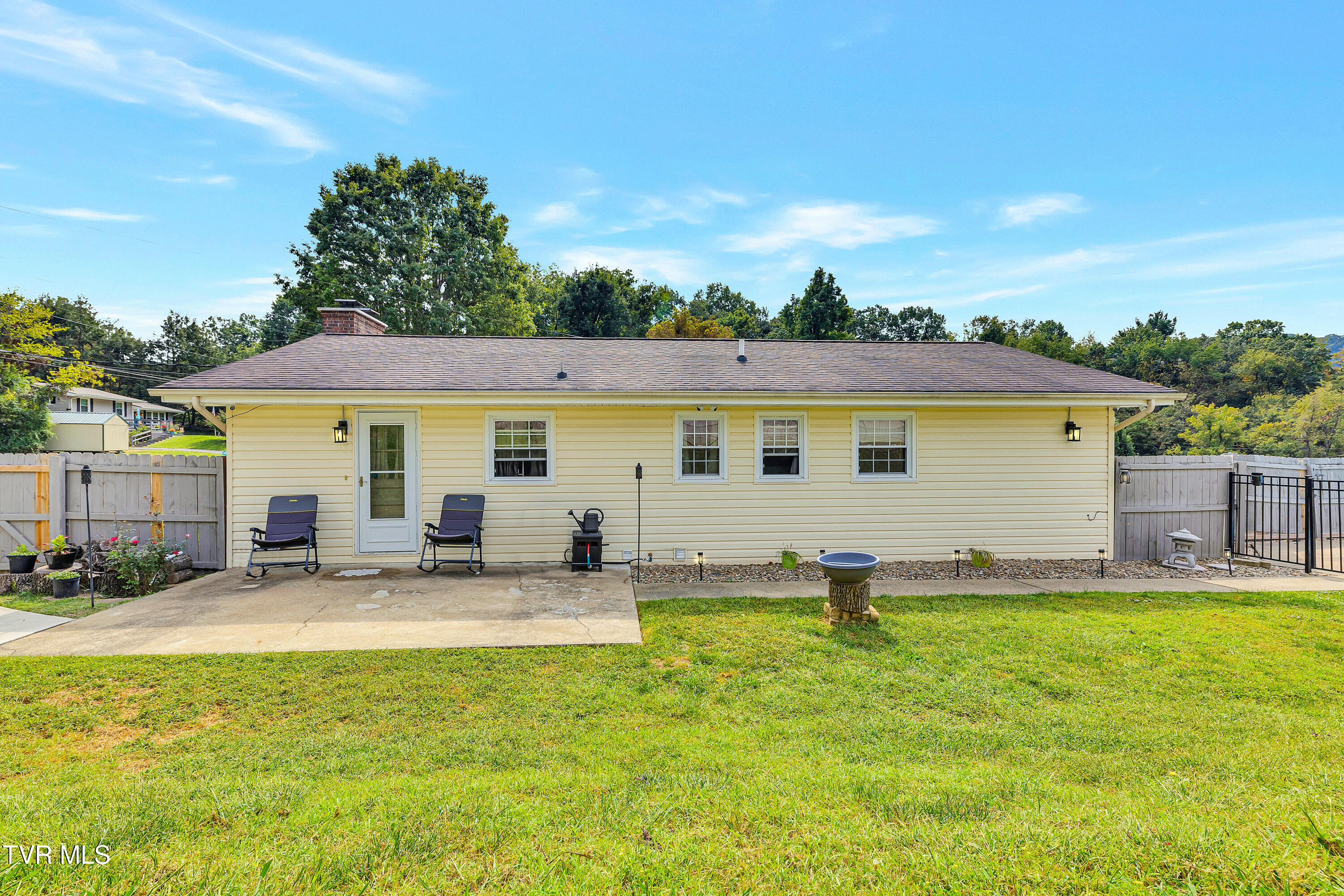 100 Martindale Road Bristol, TN 37620 - Photo 5 of 39 29_32