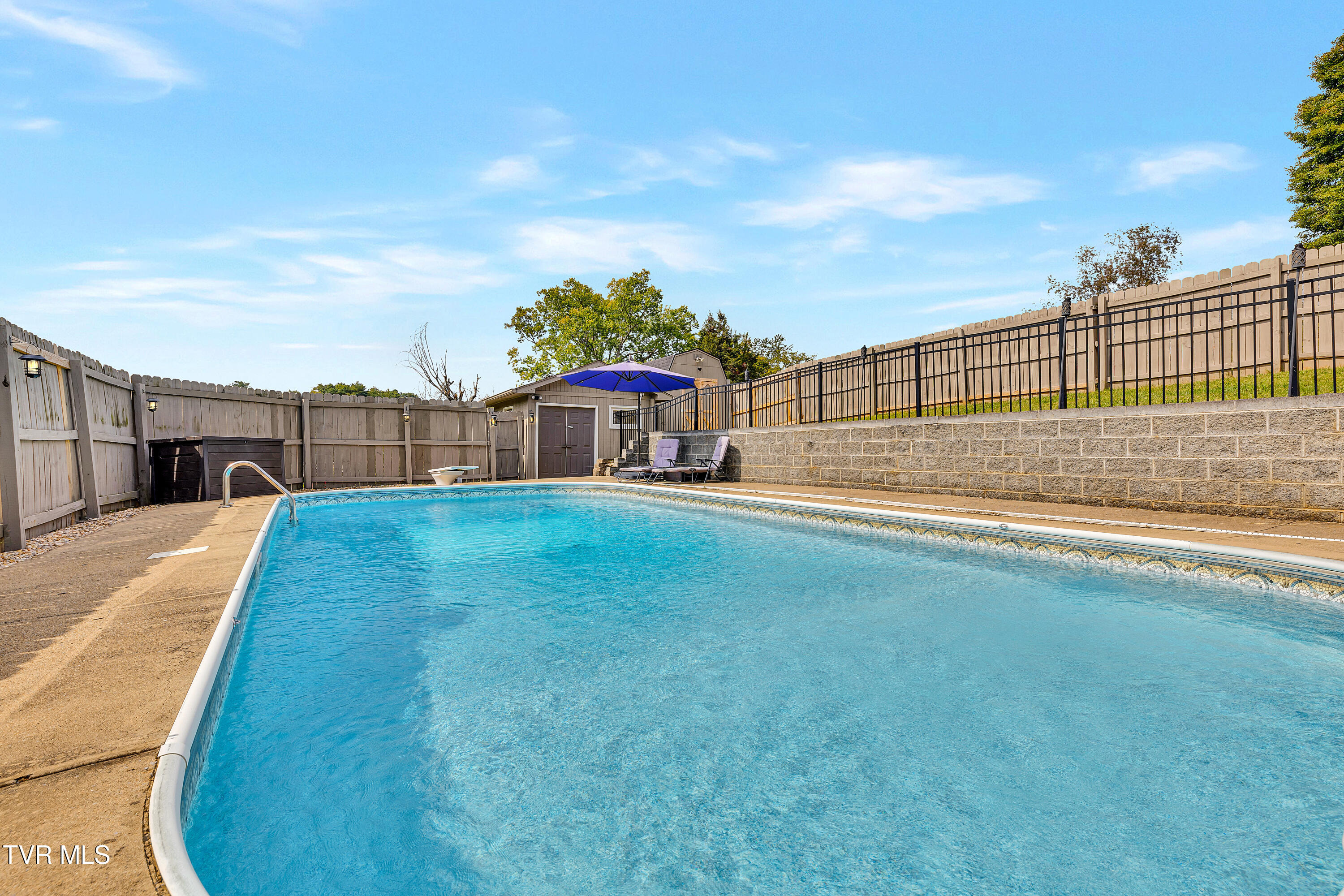 100 Martindale Road Bristol, TN 37620 - Photo 6 of 39 31_34