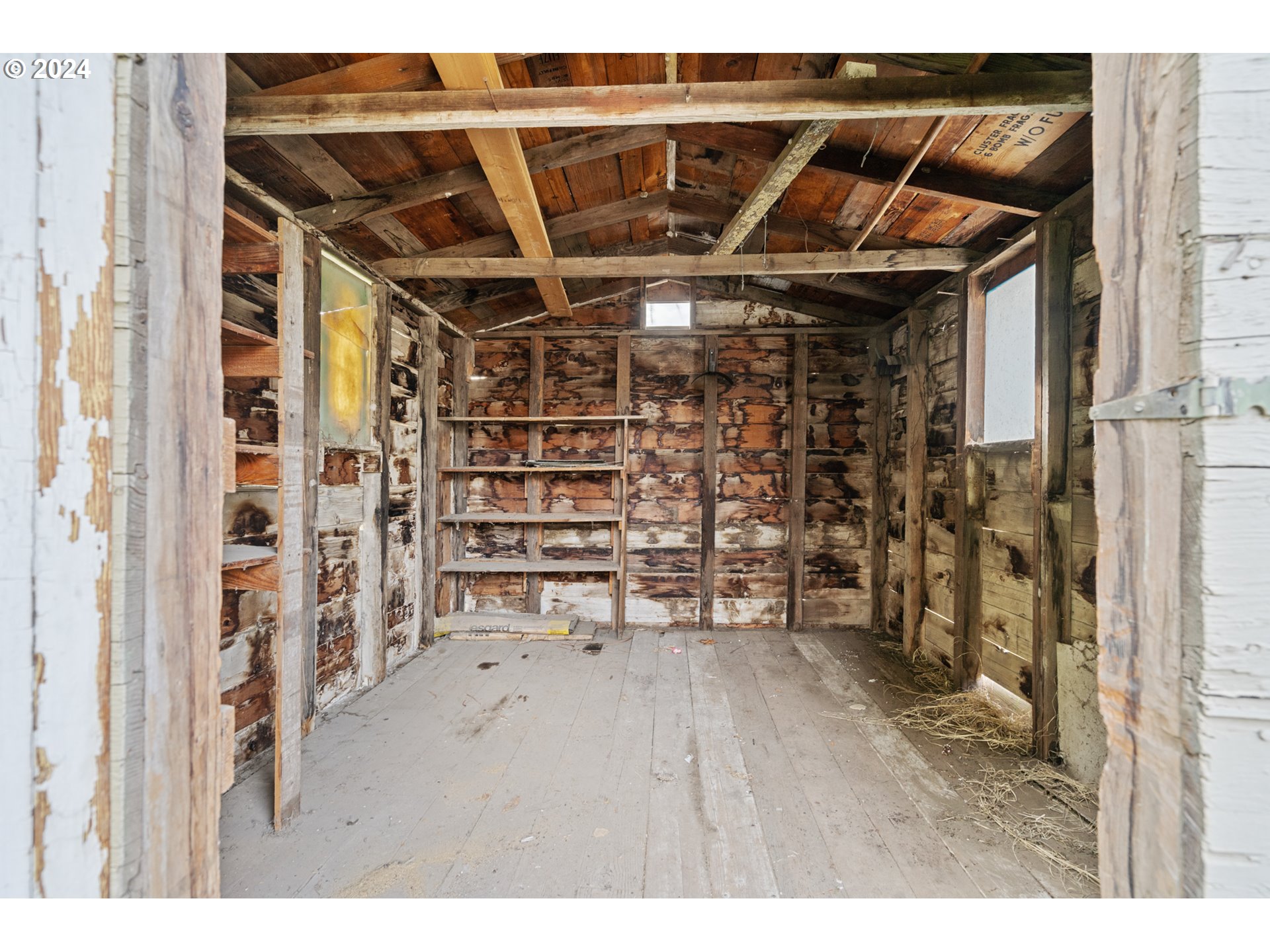 1655 Northeast 2nd Street Hermiston, OR 97838 - Photo 29 of 43 a view of an empty room with wooden floor
