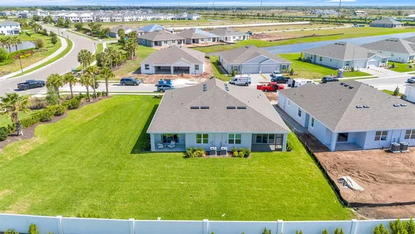 $2,700 | 18014 Cropside Trail, Bradenton, FL 34211