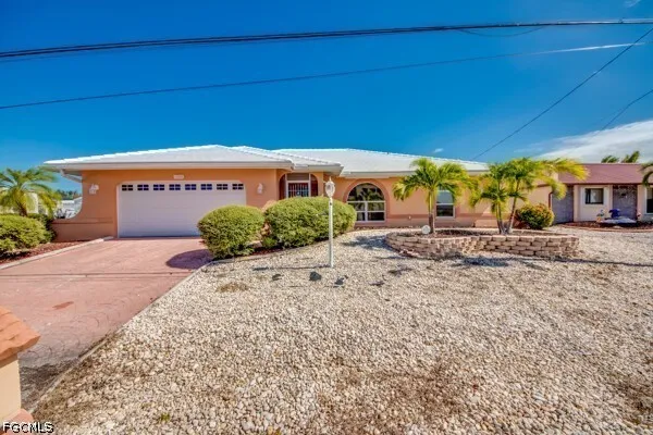$2,800 | 12196 Matlacha Boulevard, Matlacha Isles, FL 33991
