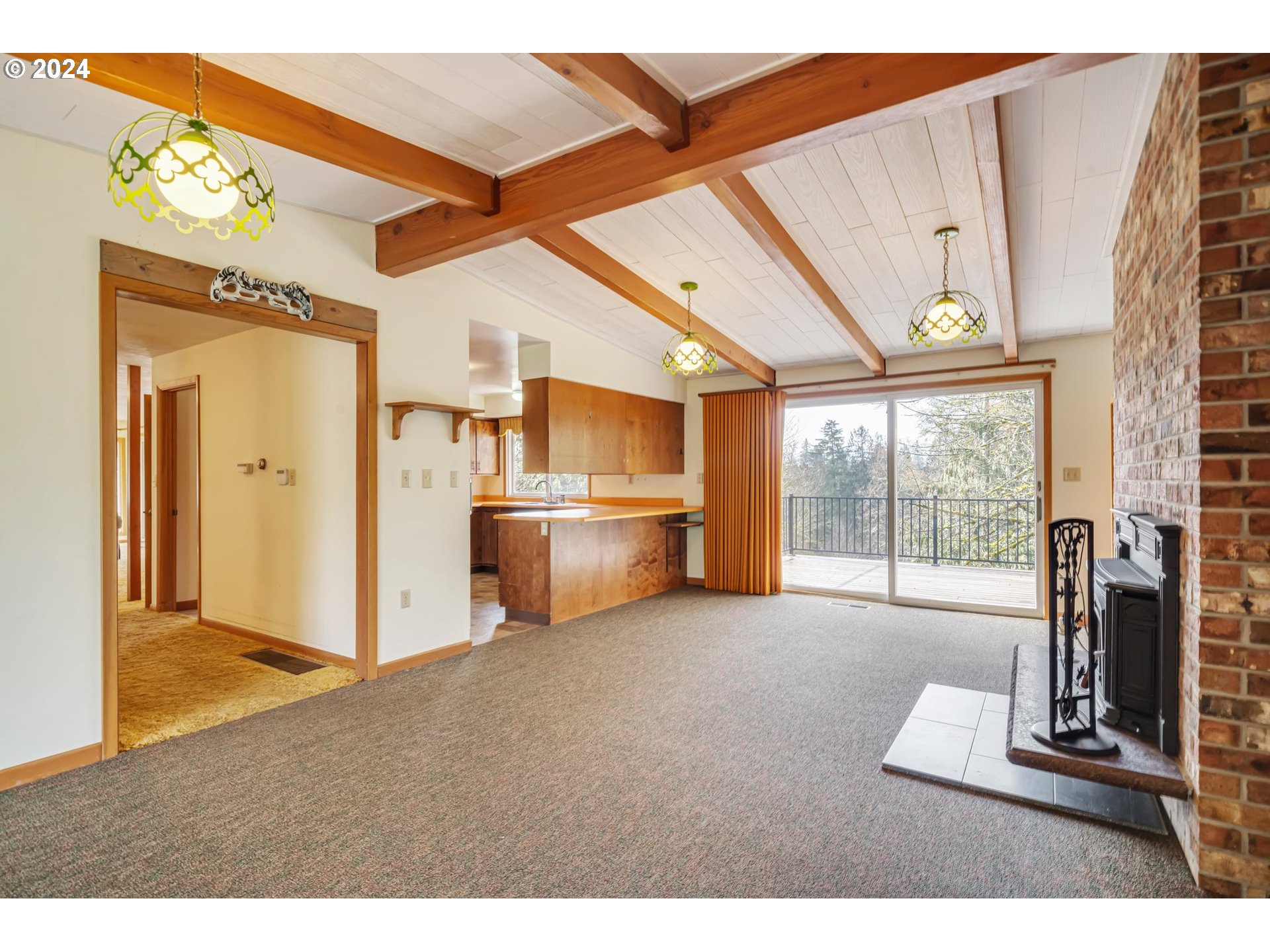 33821 Southeast Gunderson Road Sandy, OR 97055 - Photo 5 of 44 Living Room