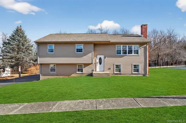 $565,000 | 11 Hilltop Lane, Warwick, NY 10990