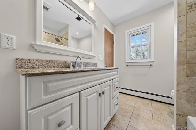 $575,000 | 11 Hilltop Lane, Warwick, NY 10990