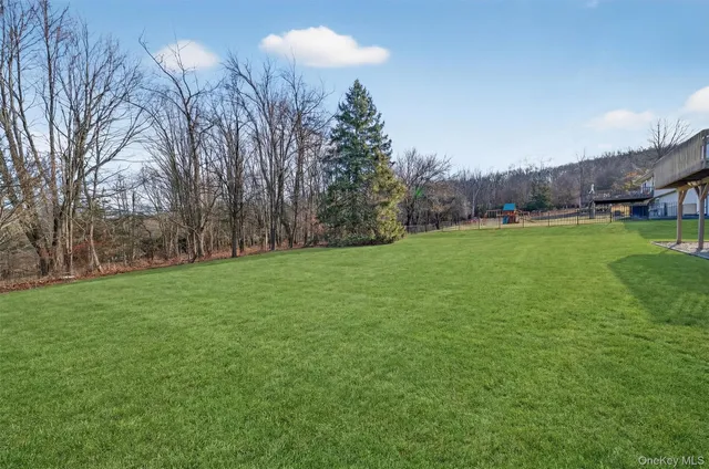 $575,000 | 11 Hilltop Lane, Warwick, NY 10990