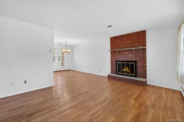 $575,000 | 11 Hilltop Lane, Warwick, NY 10990