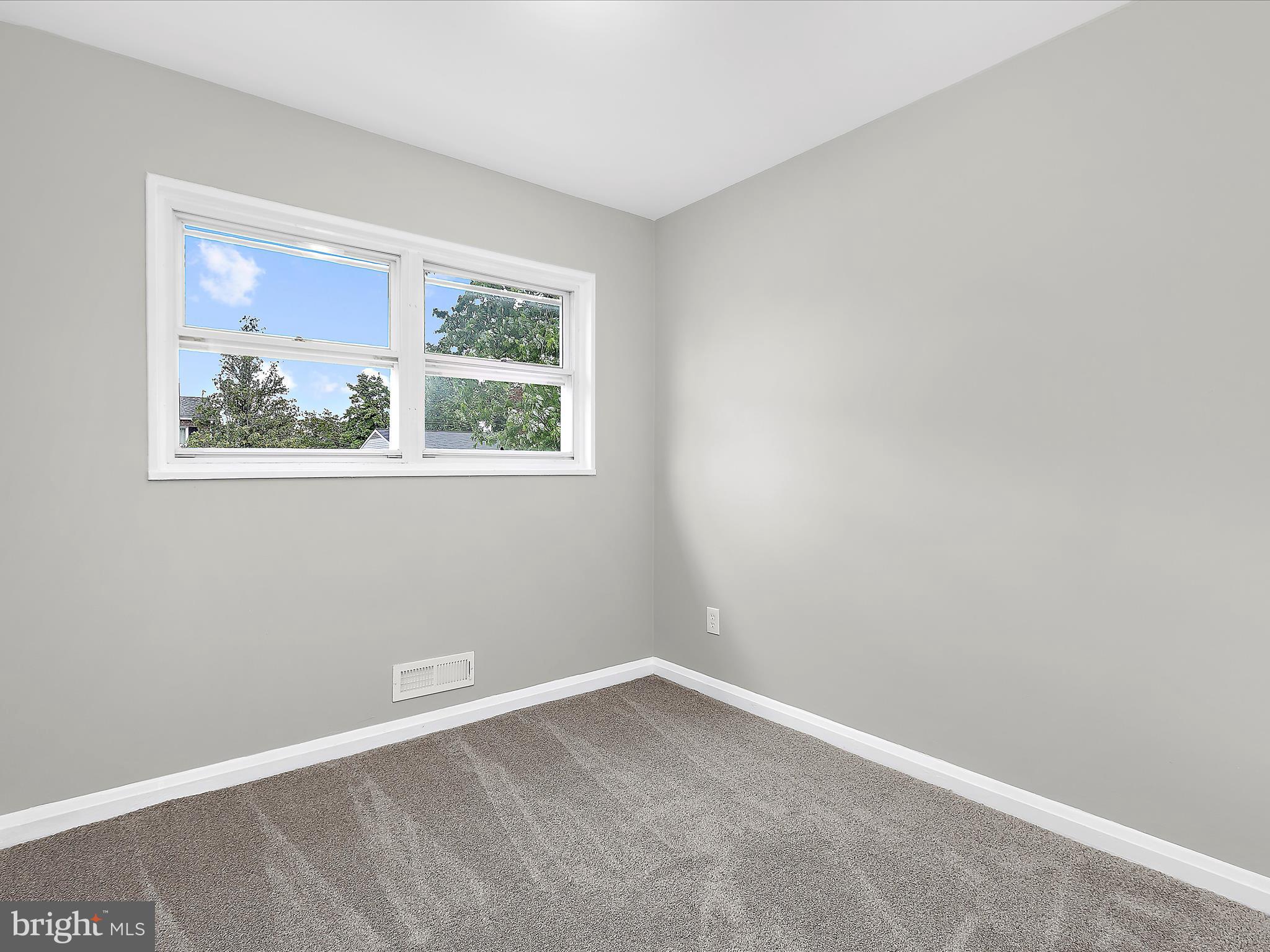 901 Vanderwood Road Baltimore, MD 21228 - Photo 25 of 43 an empty room with a window