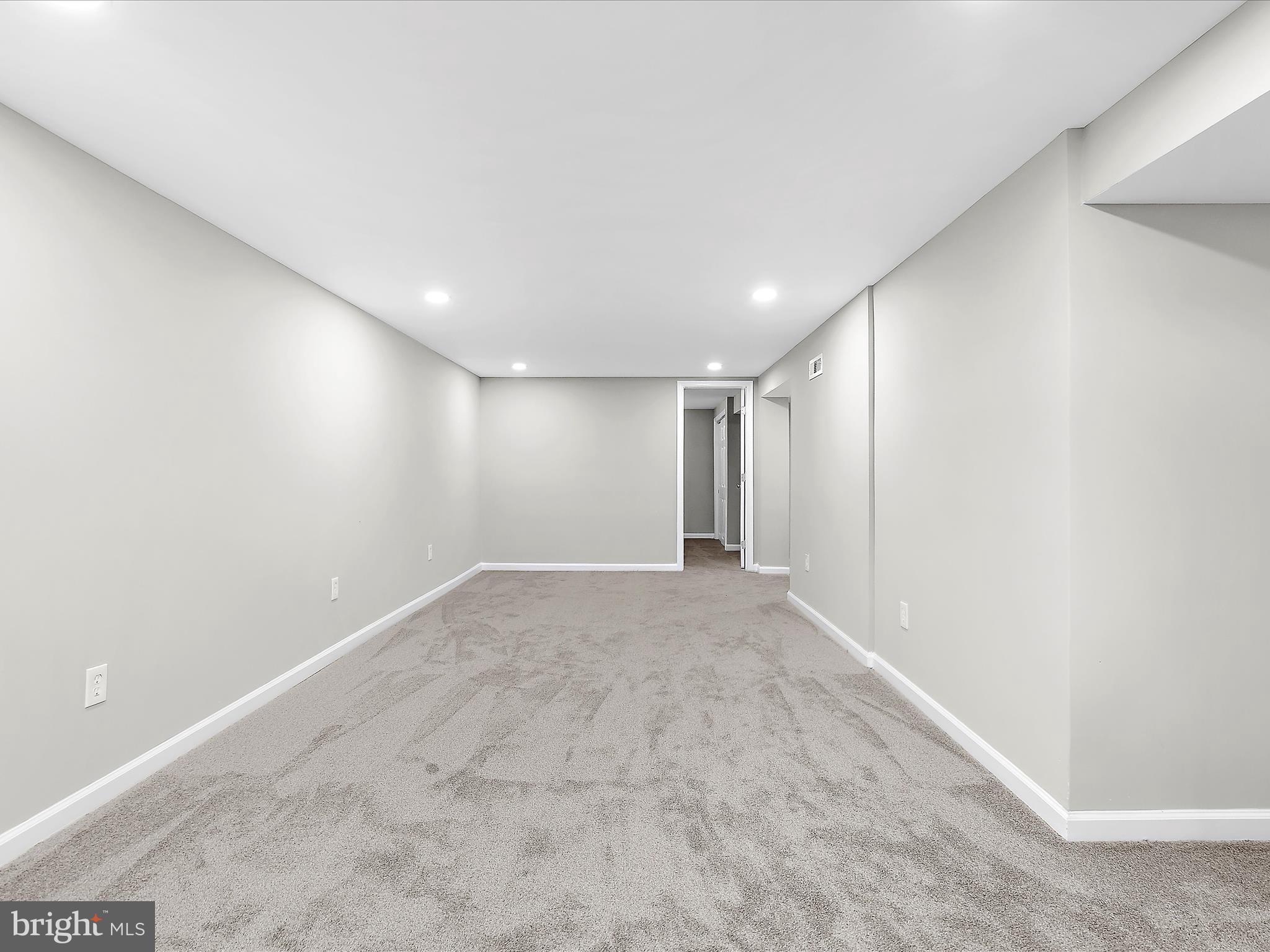 901 Vanderwood Road Baltimore, MD 21228 - Photo 31 of 43 a view of an empty room