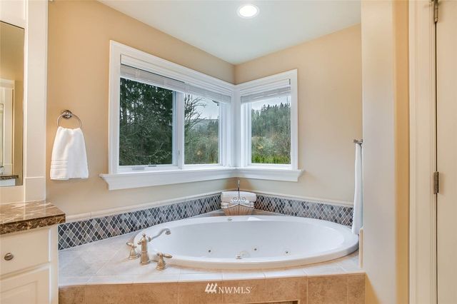 $1,255,000 | 531 Timber Creek Drive Northwest, Issaquah, WA 98027