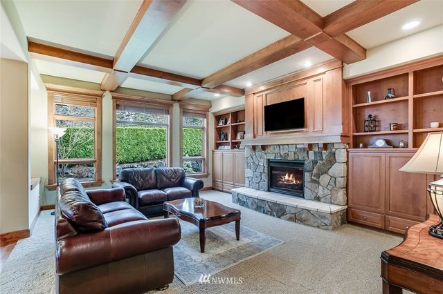 $1,255,000 | 531 Timber Creek Drive Northwest, Issaquah, WA 98027