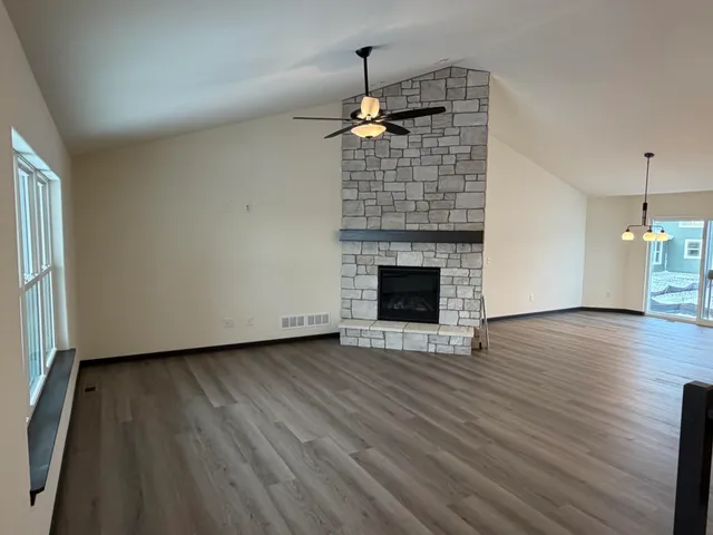 $559,900 | 1742 Whalen Drive, Oconomowoc, WI 53066