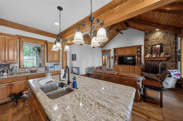 $1,149,000 | 10227 County Road 4101, Frankston, TX 75763