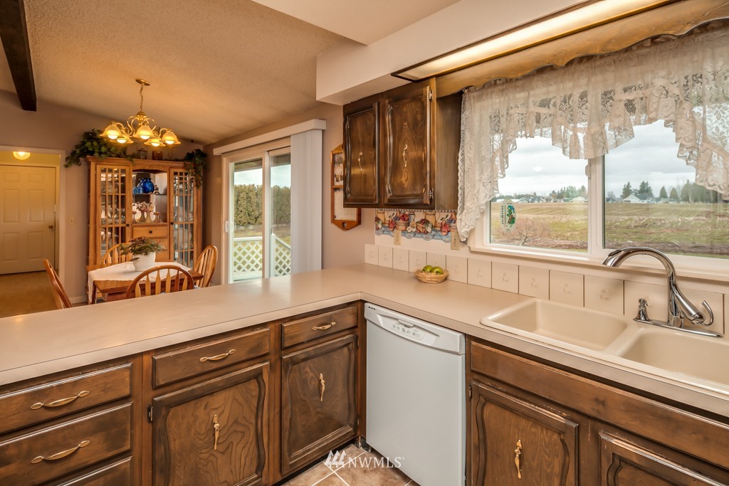 1396 Kamm Road Lynden, WA 98264 - Photo 7 of 20 Gallery Image 7