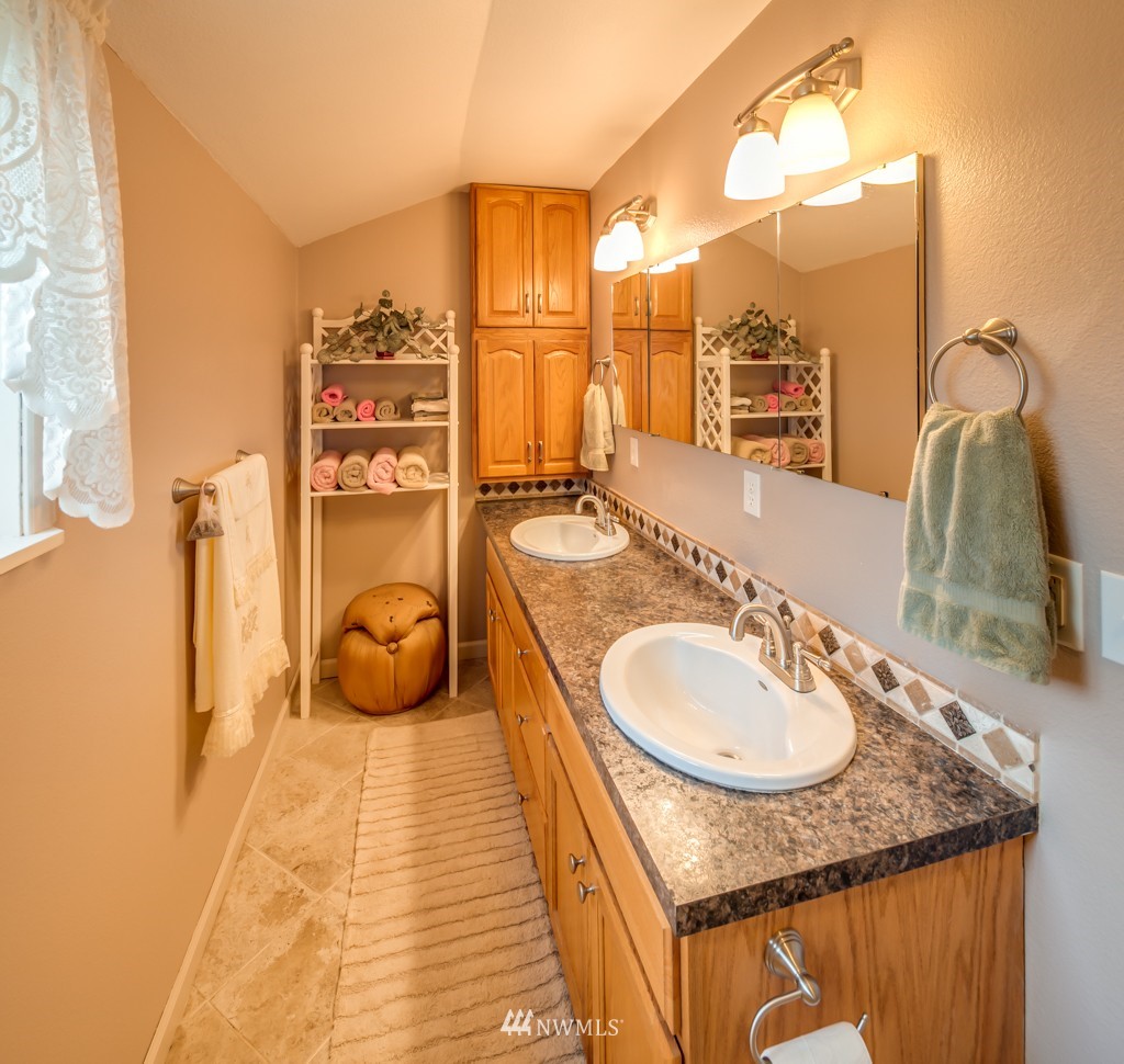 1396 Kamm Road Lynden, WA 98264 - Photo 10 of 20 Gallery Image 10