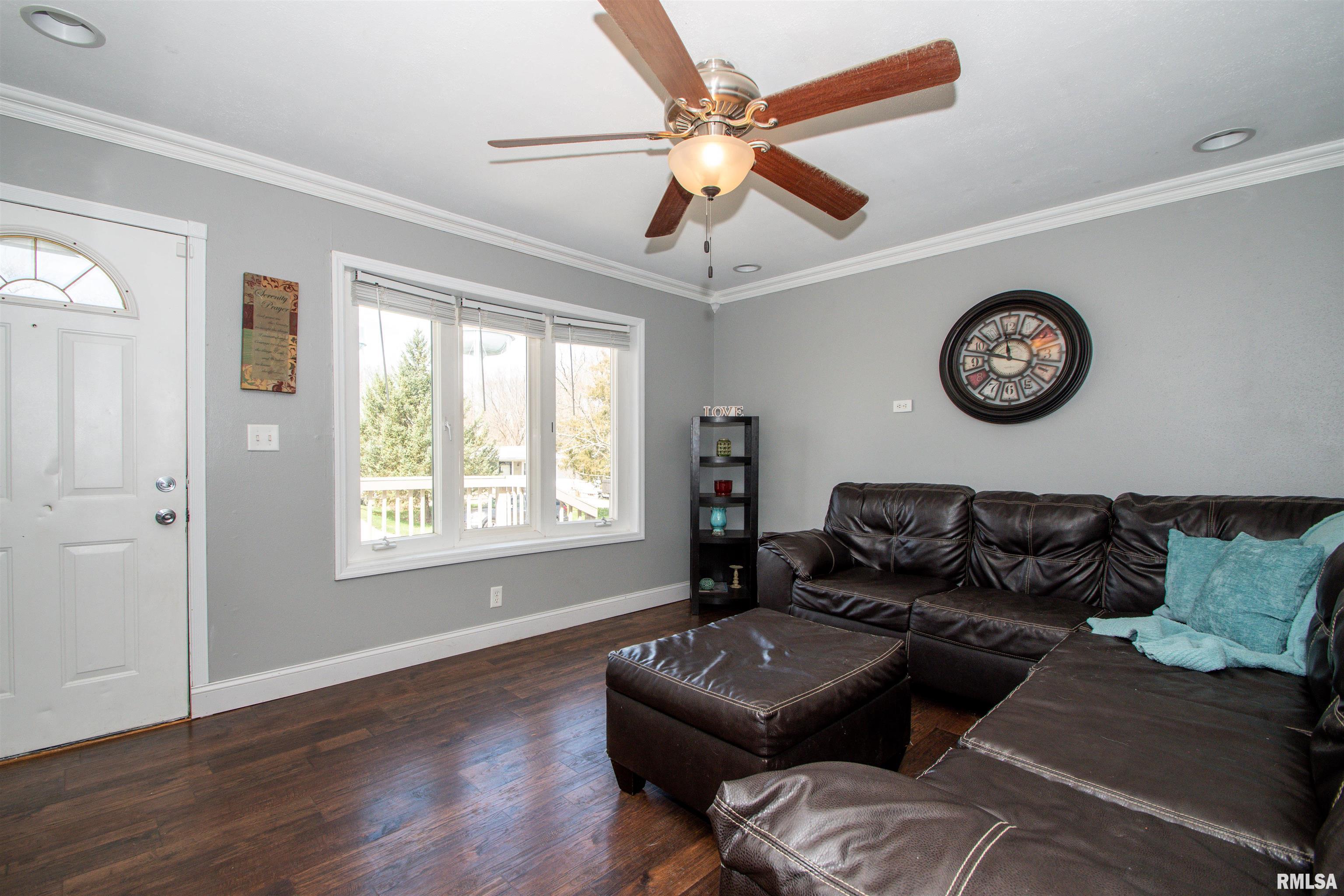238 Briargate Road Washington, IL 61571 - Photo 3 of 29 Gallery Image 3