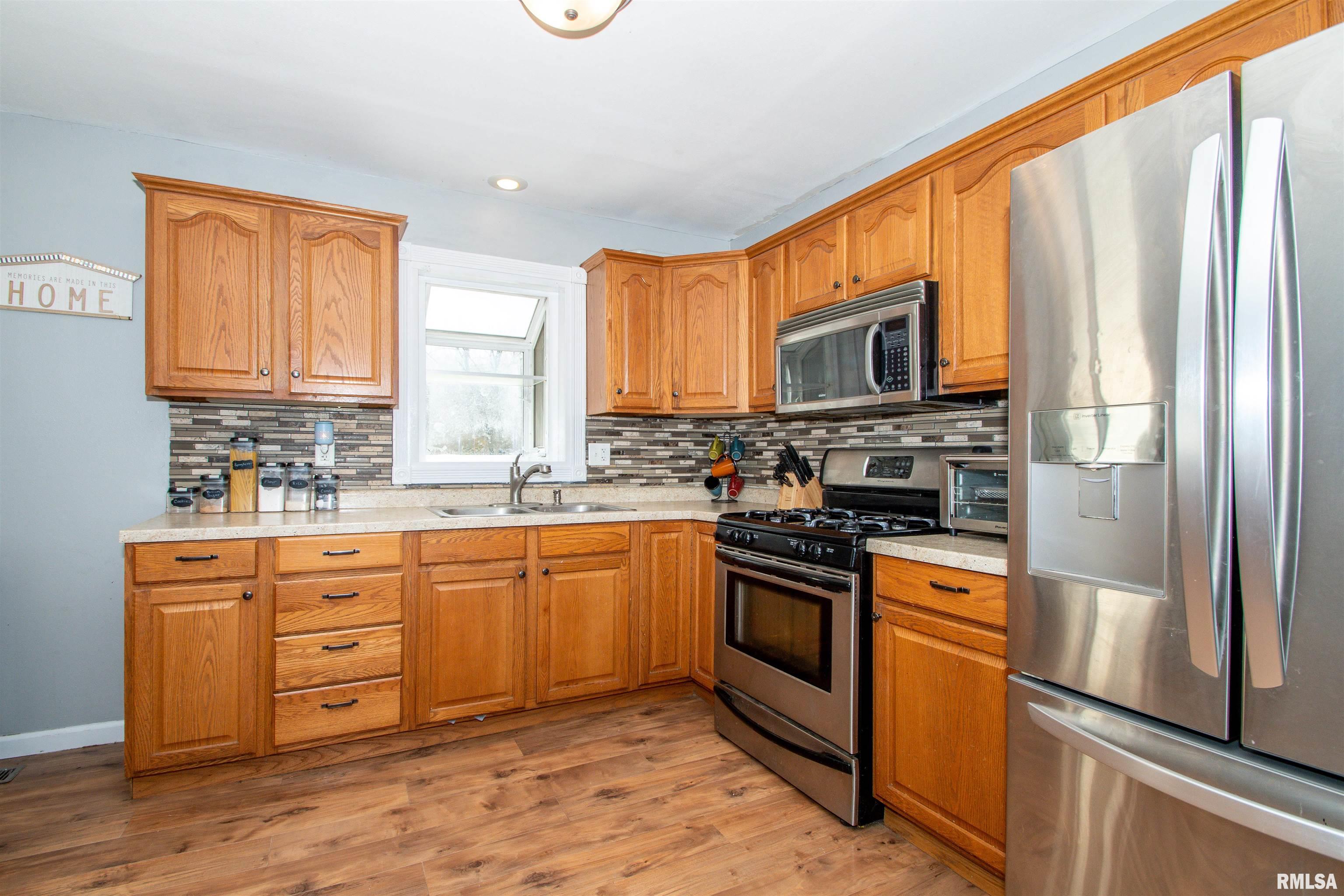 238 Briargate Road Washington, IL 61571 - Photo 5 of 29 Gallery Image 5