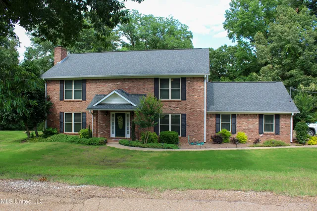 $395,000 | 514 County Road 352, Greenwood, MS 38930