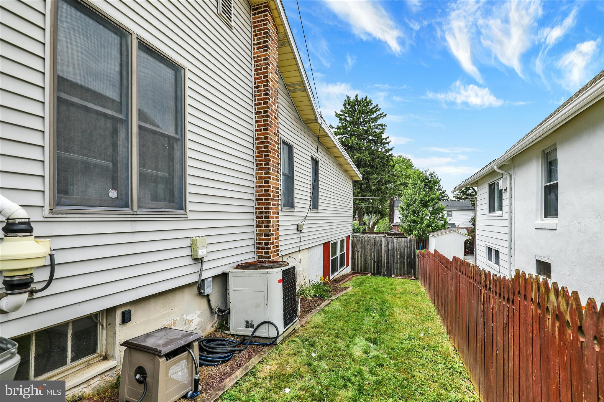 1027 Commonwealth Boulevard Reading, PA 19607 - Photo 26 of 31 Fenced Yard
